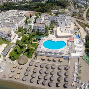 4* Hotel Charm Beach